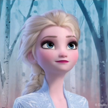 Elsa: One of My Early Days as Queen